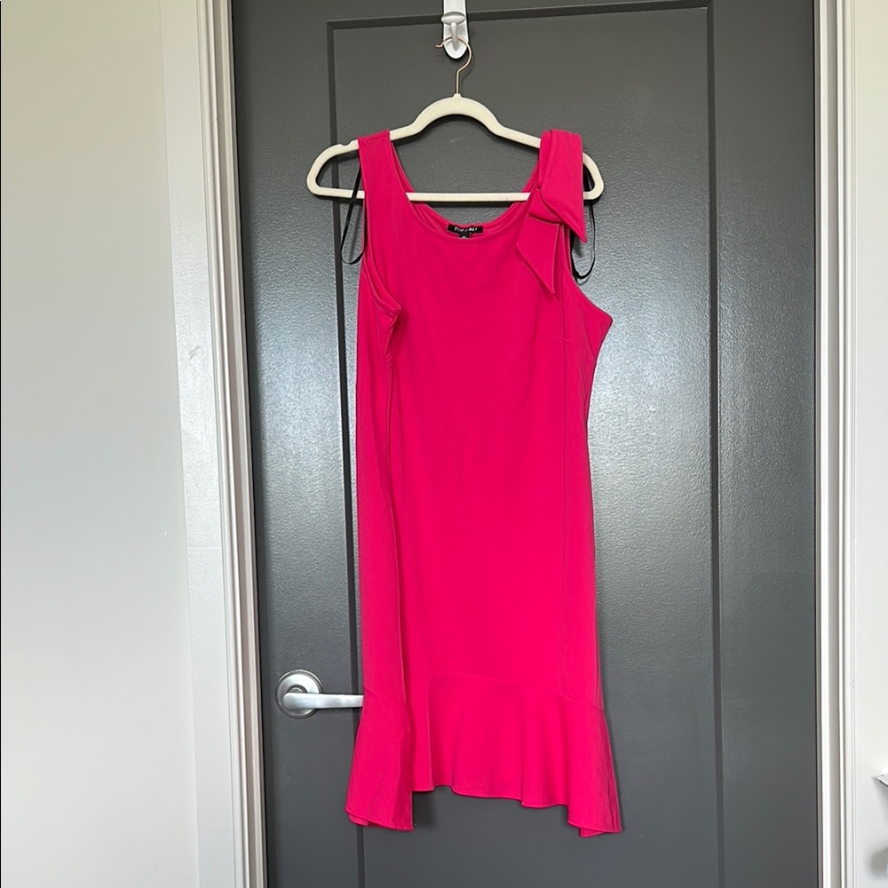 Elegant Pink Sleeveless Dress